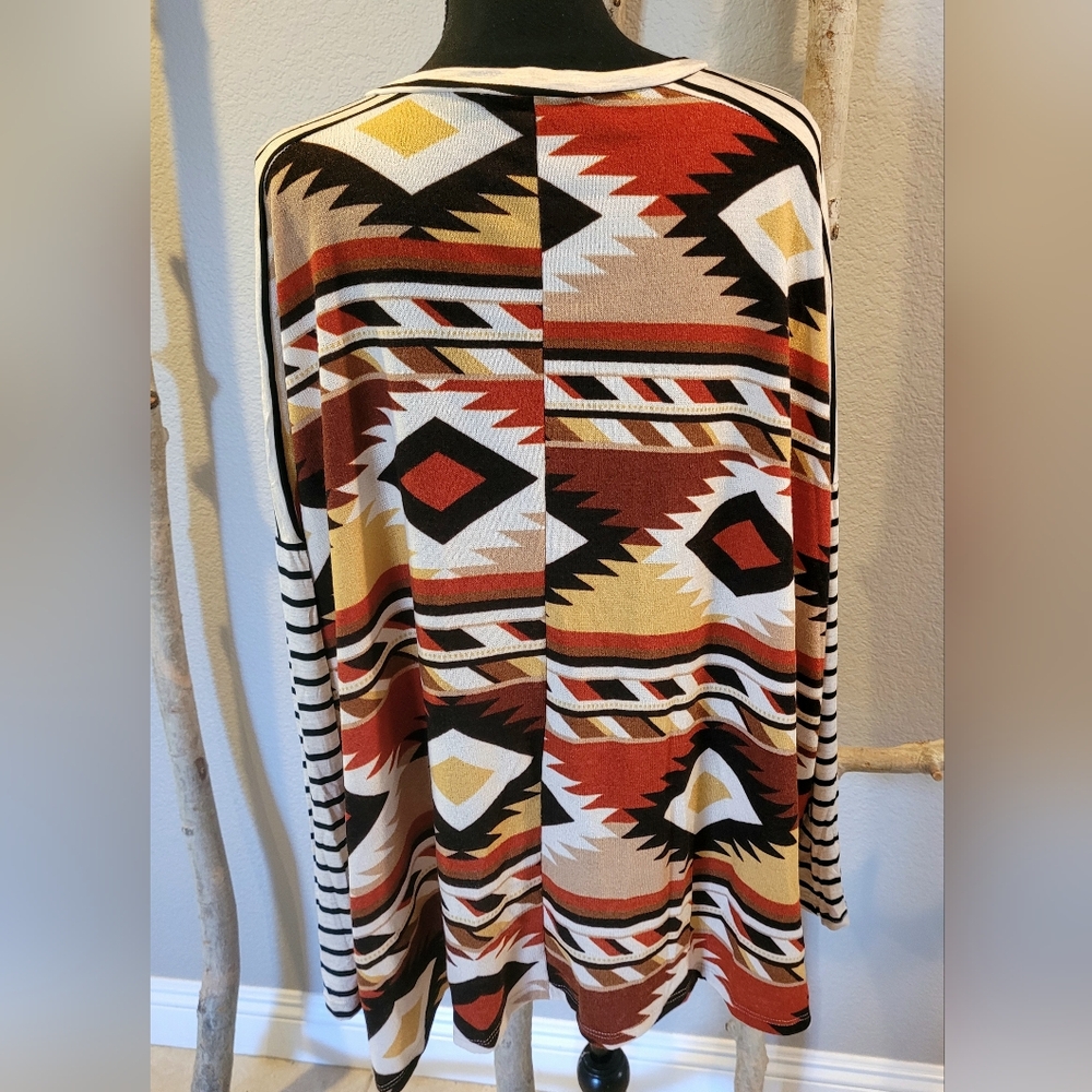 JADE by JANE Aztec Top - Picture 4 of 7